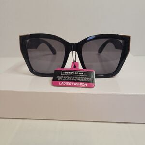 Foster Grant Women’s Black Cat Eye Oversized Sunglasses NWT
